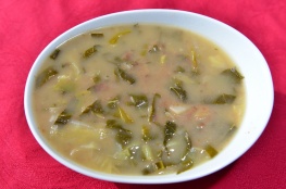 Sopa de Couve com Feijão