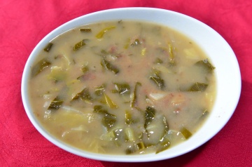 Sopa de Couve com Feijão